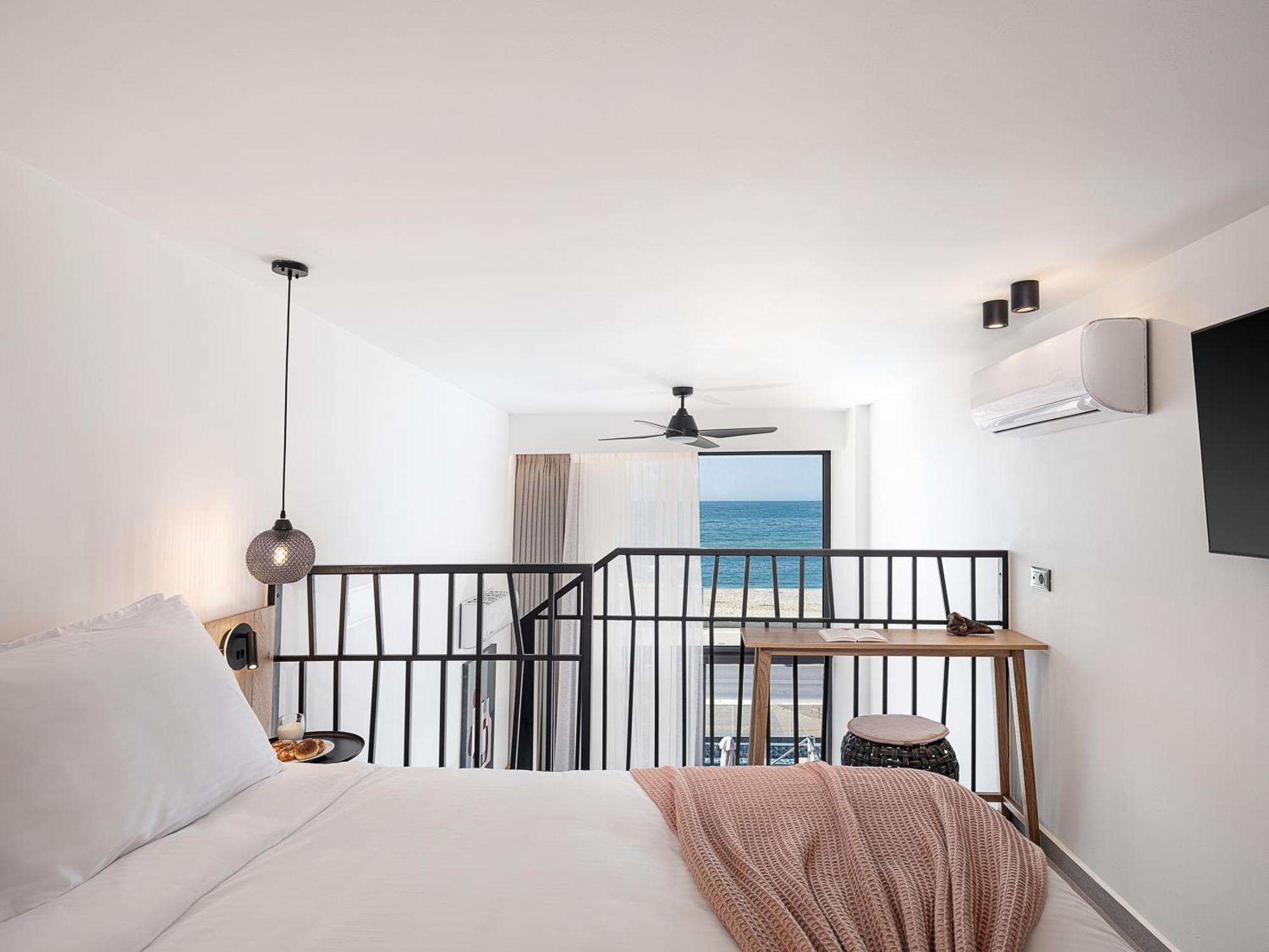 Calla Luxury Seafront Suites Rethymno  Екстер'єр фото